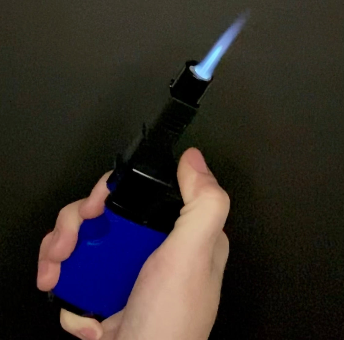 ITEM NUMBER 025927 FLIP TORCH LIGHTER 12 PIECES PER DISPLAY